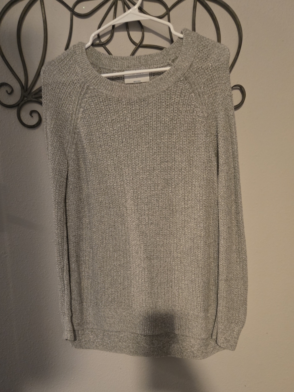 Old Navy Light Gray Crewneck Knit Sweater